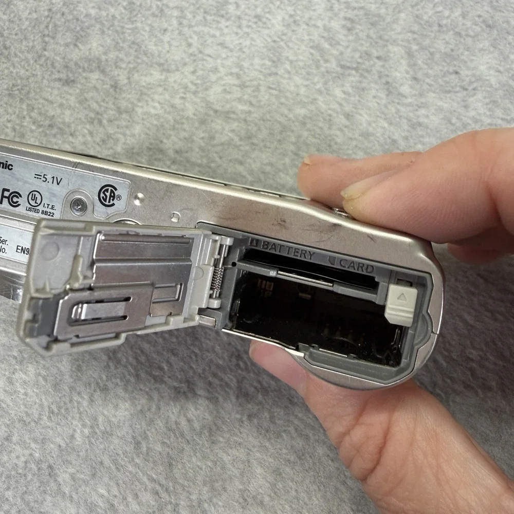 Panasonic LUMIX DMC-ZS3 10.1MP Digital Camera Silver UNTESTED Parts